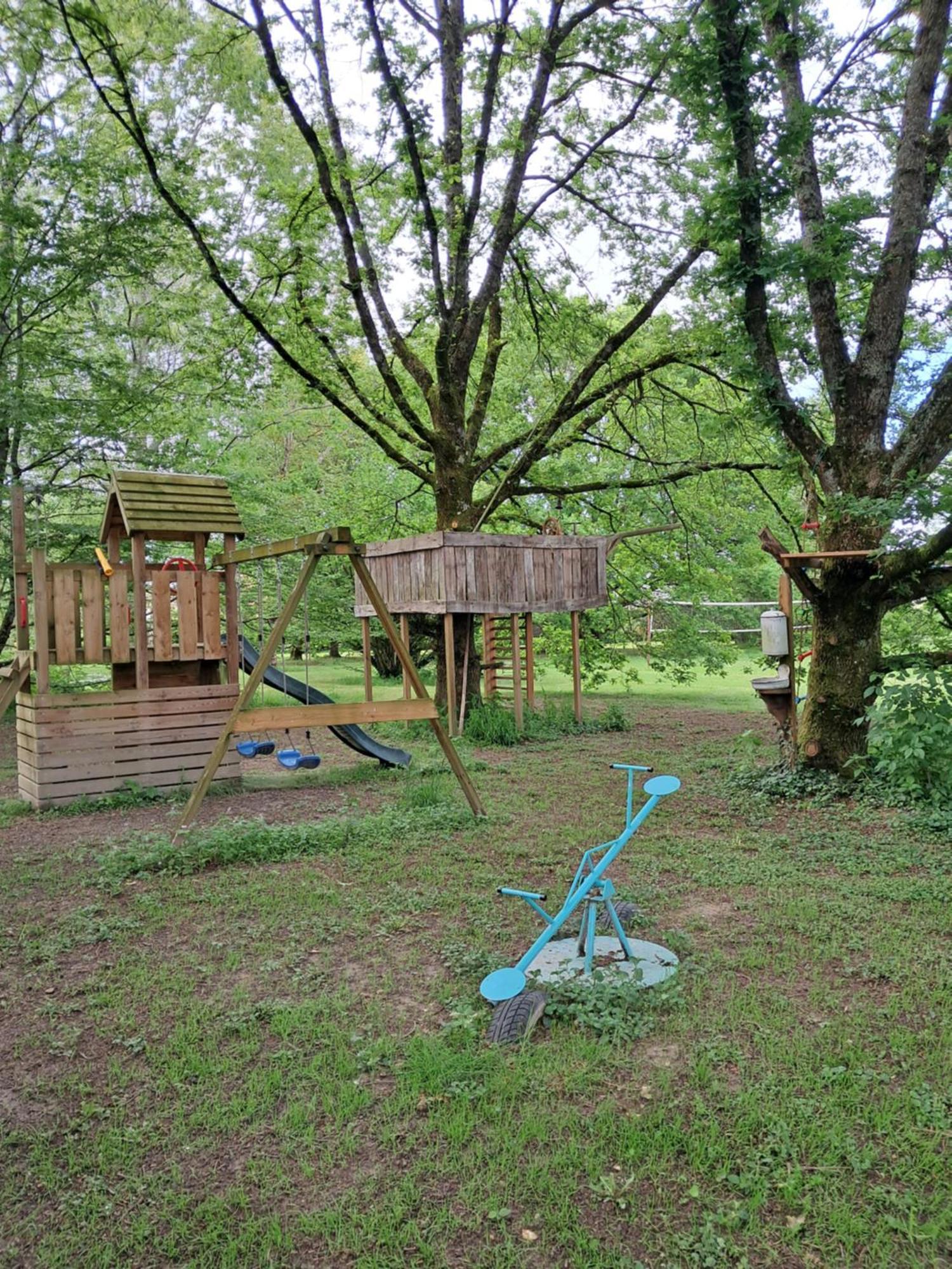 Le Buisson De La Gariole Bed & Breakfast Aubigny sur Nere Ruang foto