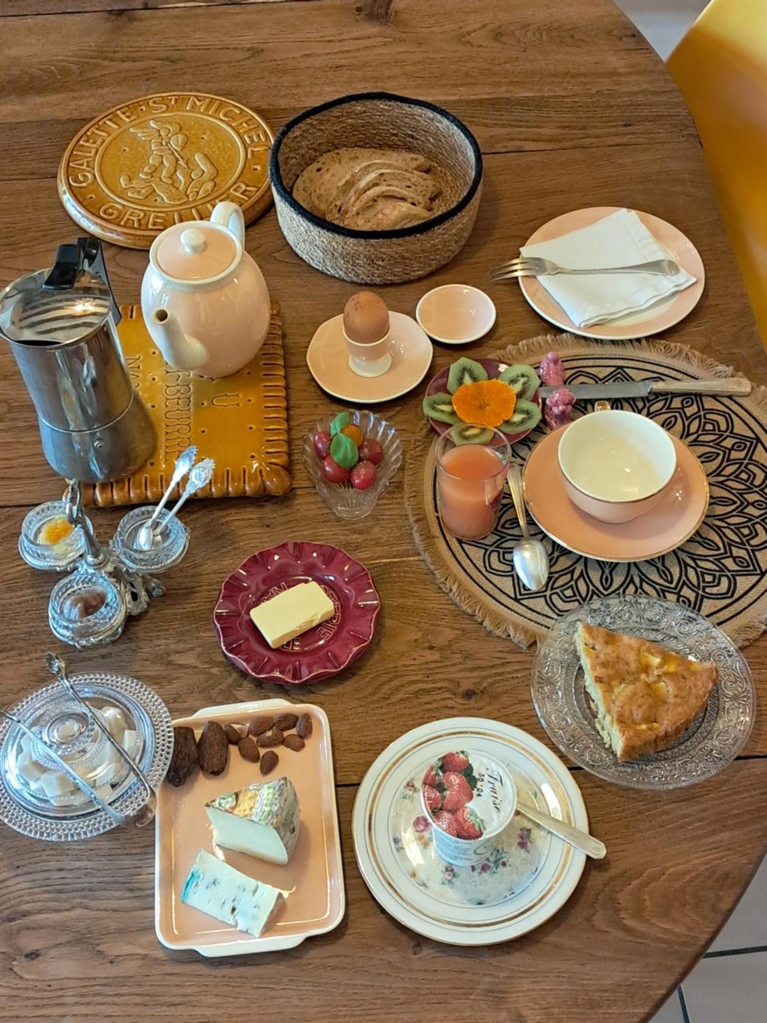 Le Buisson De La Gariole Bed & Breakfast Aubigny sur Nere Bagian luar foto